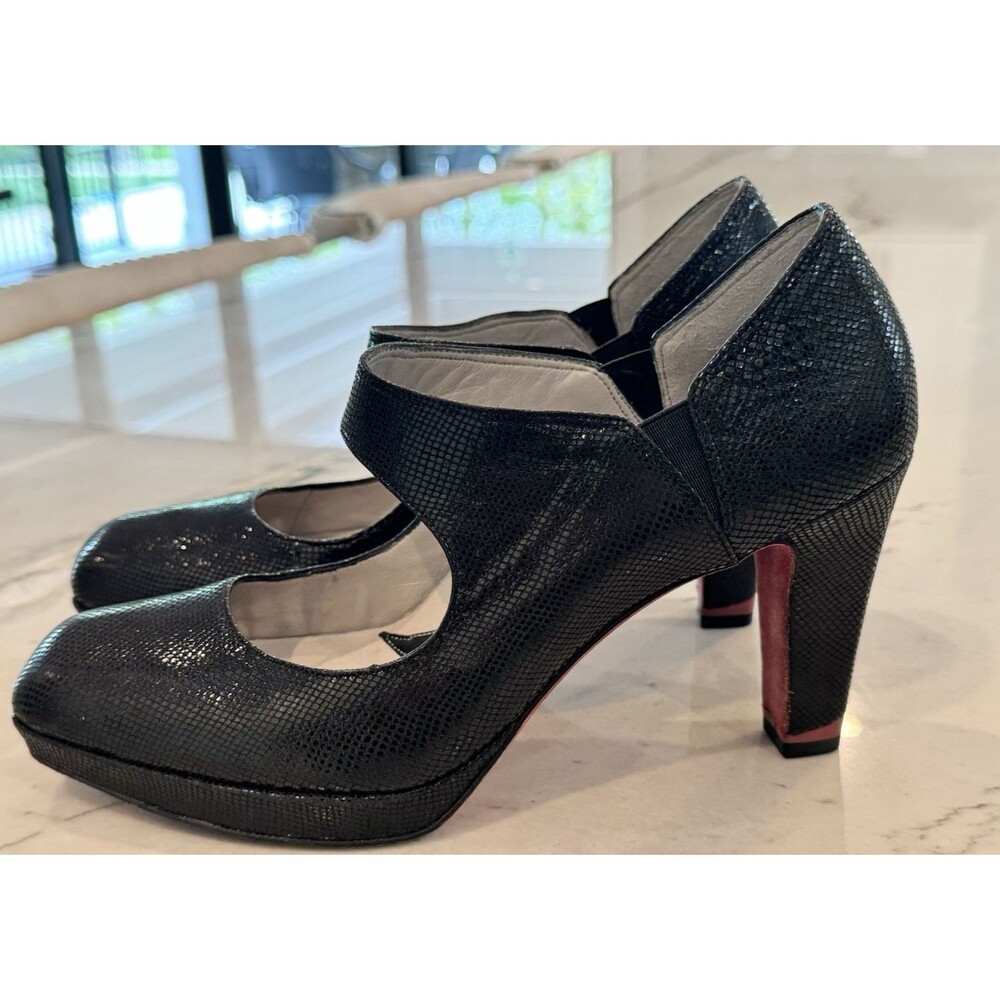 Oh! Sandals Healthy Heels Sz 8.5 Black  Womens Shoes